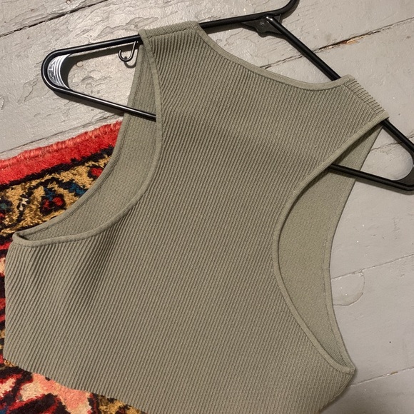 Babaton Cropped Racer Back Sculpt Tank - Picture 2 of 6